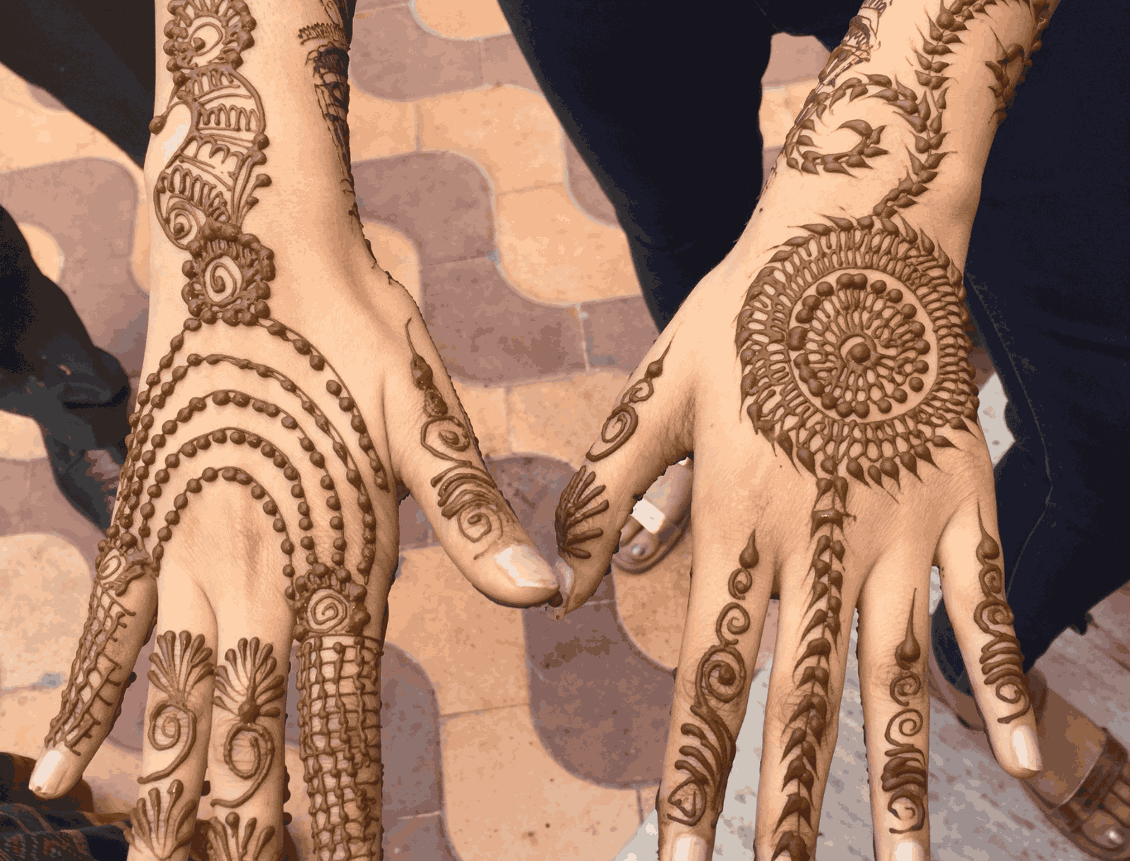  Tiny Mehndi with Cartoon Motifs